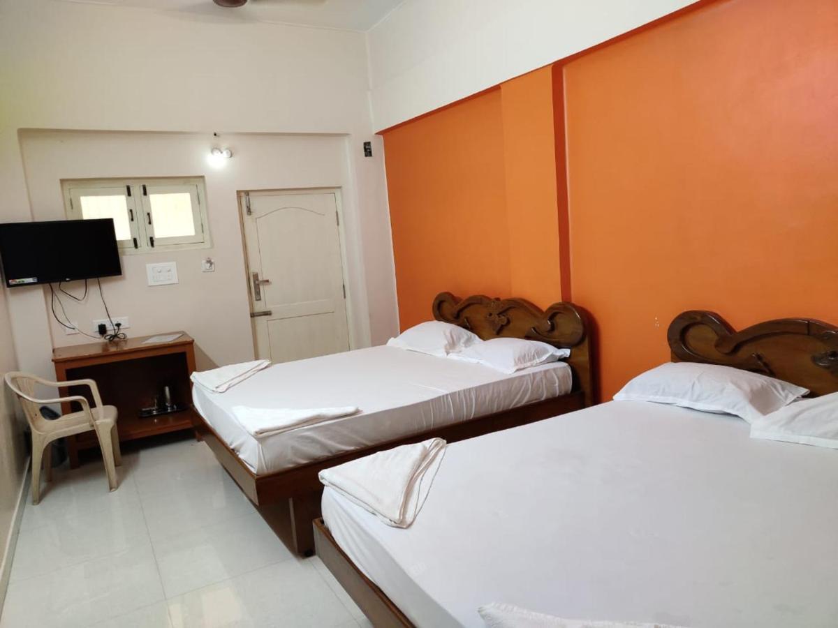 Sibi Lodge Coimbatore Bagian luar foto