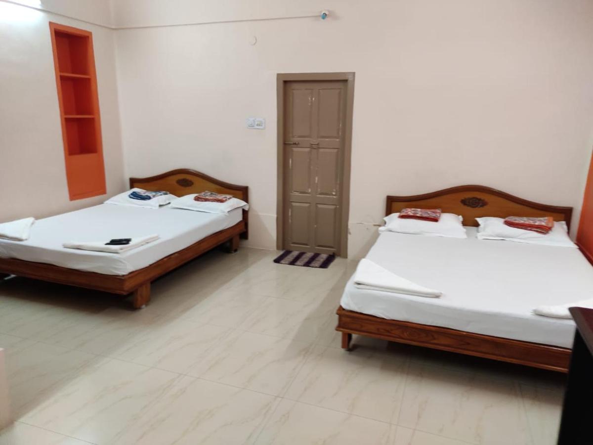 Sibi Lodge Coimbatore Bagian luar foto