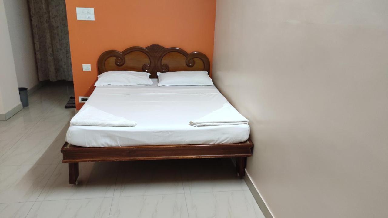 Sibi Lodge Coimbatore Bagian luar foto