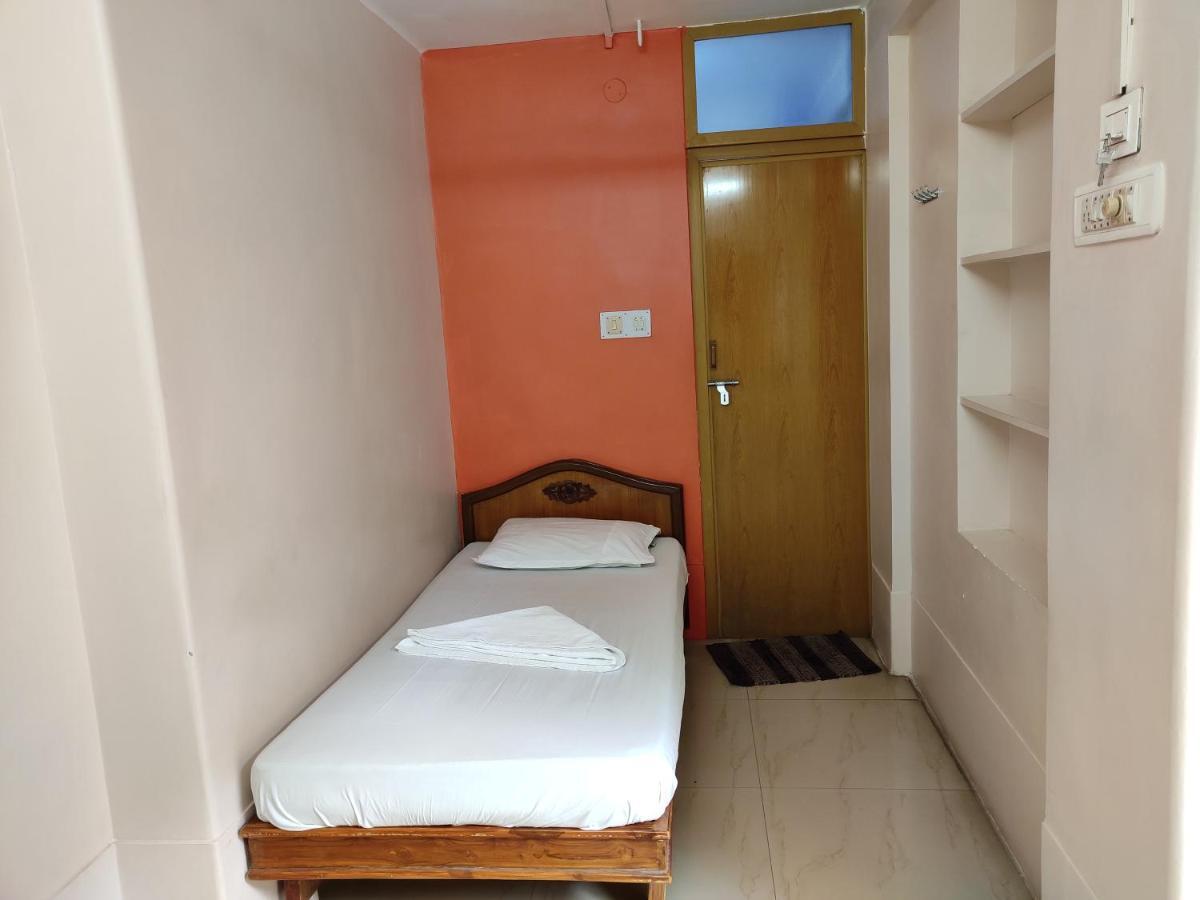 Sibi Lodge Coimbatore Bagian luar foto
