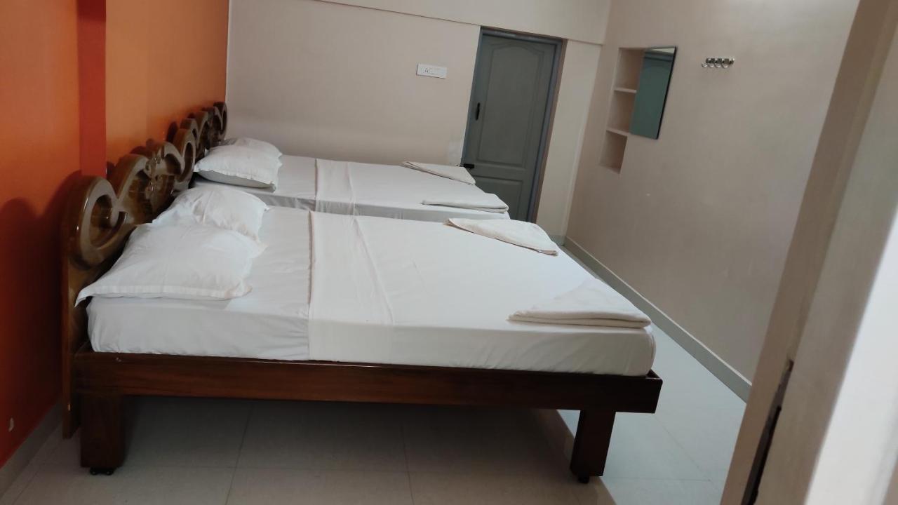 Sibi Lodge Coimbatore Bagian luar foto