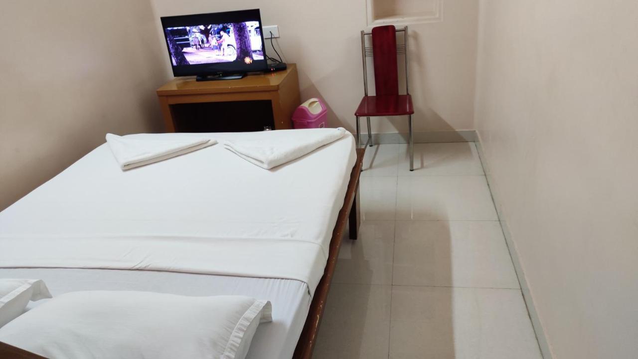 Sibi Lodge Coimbatore Bagian luar foto