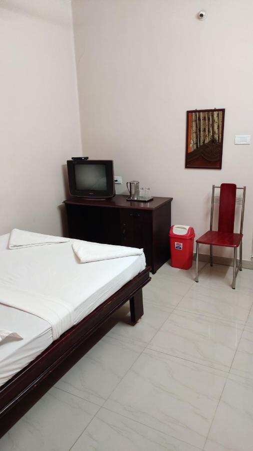 Sibi Lodge Coimbatore Bagian luar foto