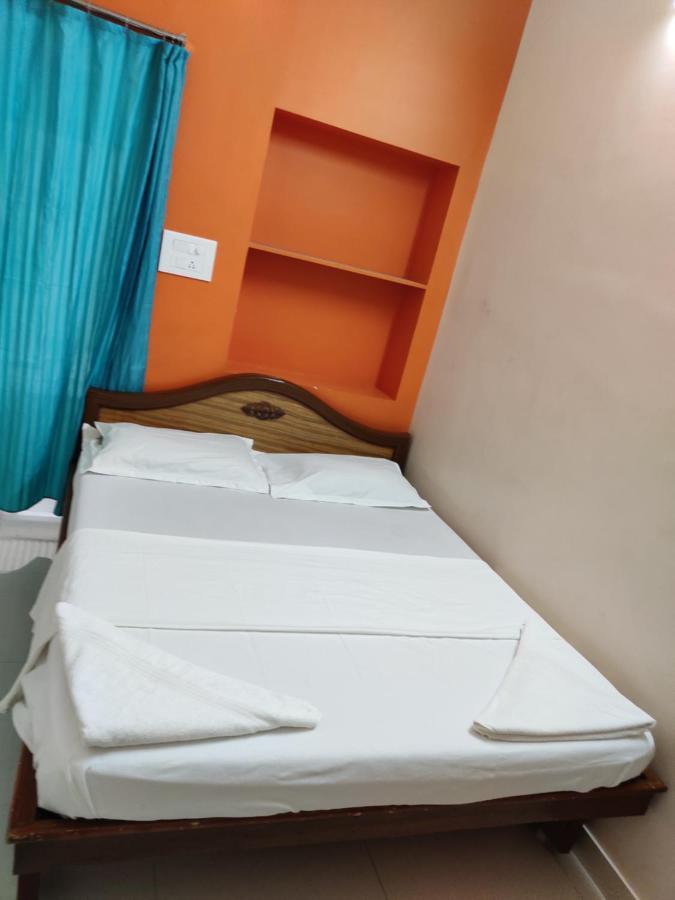 Sibi Lodge Coimbatore Bagian luar foto