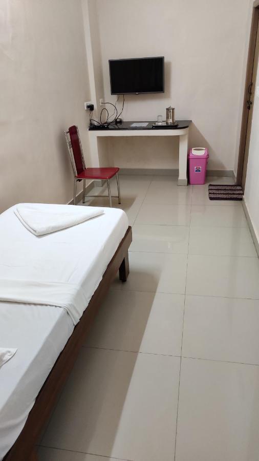 Sibi Lodge Coimbatore Bagian luar foto