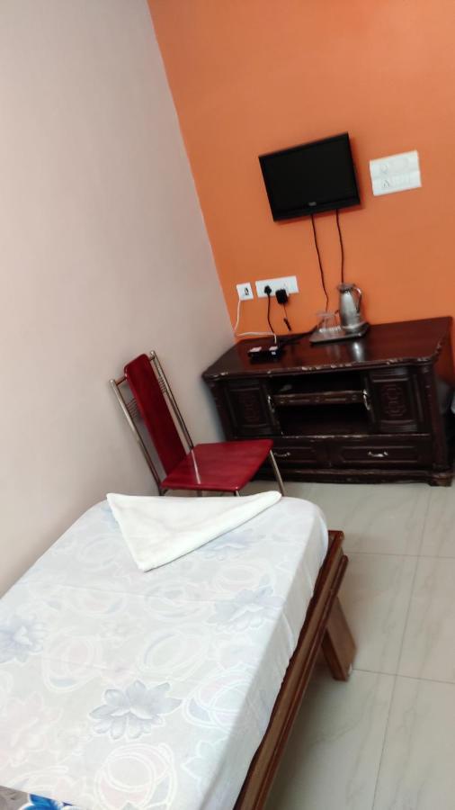 Sibi Lodge Coimbatore Bagian luar foto