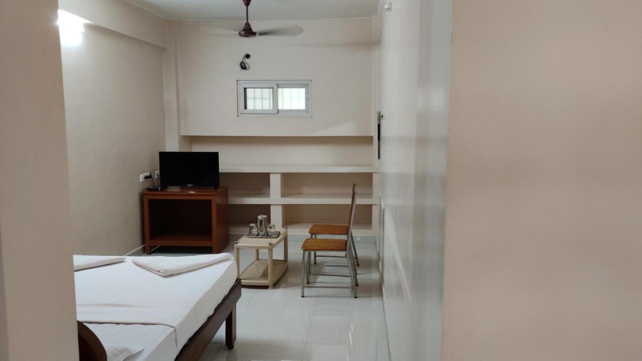 Sibi Lodge Coimbatore Bagian luar foto