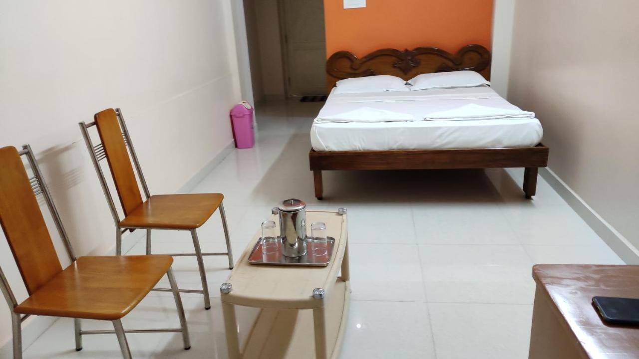 Sibi Lodge Coimbatore Bagian luar foto