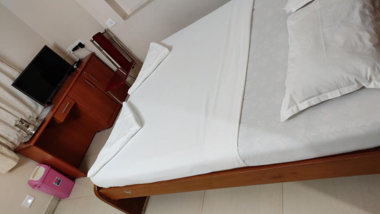 Sibi Lodge Coimbatore Bagian luar foto