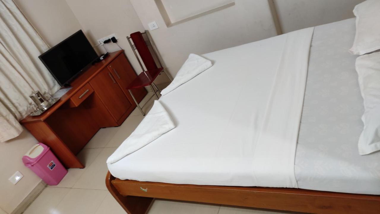 Sibi Lodge Coimbatore Bagian luar foto