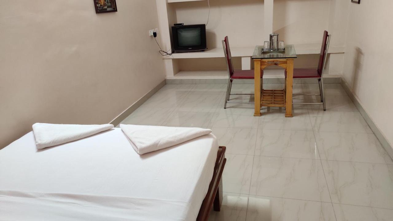 Sibi Lodge Coimbatore Bagian luar foto