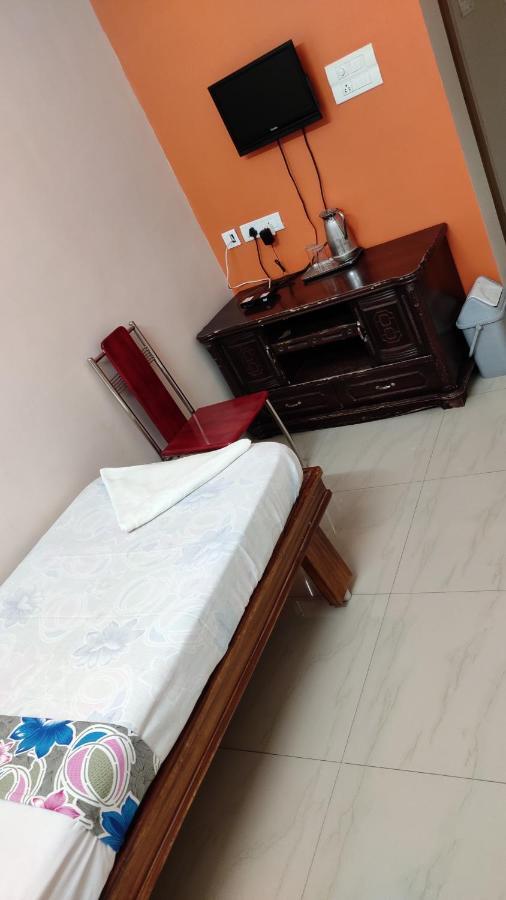Sibi Lodge Coimbatore Bagian luar foto